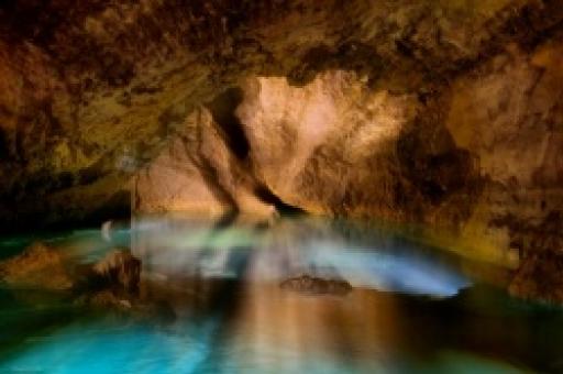 Bozkovské dolomitové jeskyně – podzemní krása v Podkrkonoší