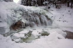 Harrachov - zamrzlá Mumlava