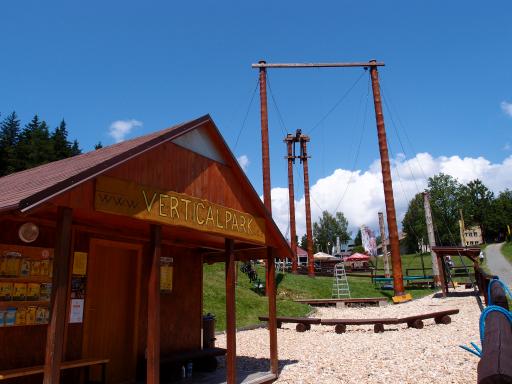 Vertical park - houpačka, trampolína, lezecká stěna